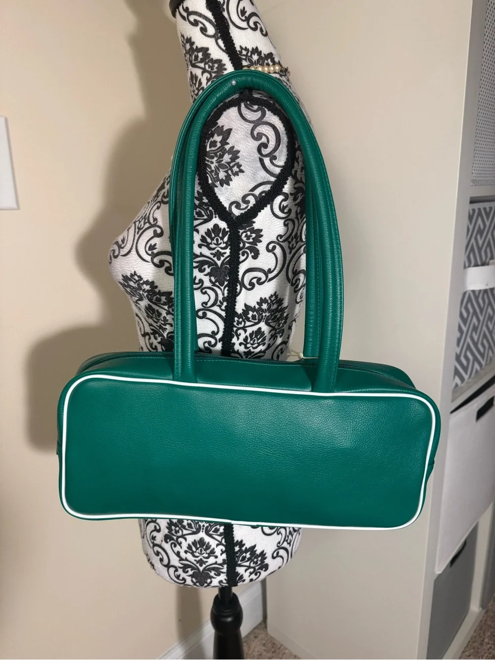 adidas Green Elongated Airliner Bag with White Trim NWT - Picture 5 of 7